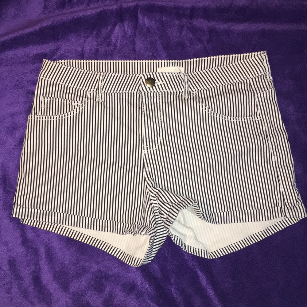 H&M black & white striped shorts!